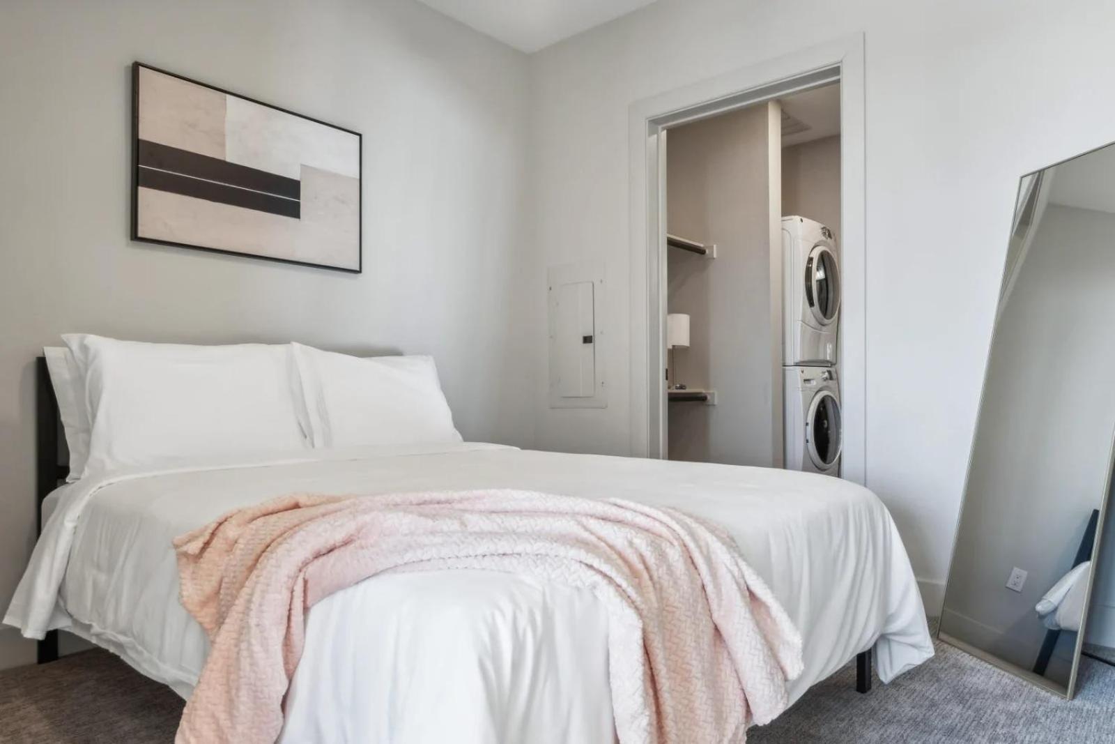 Indie Deep Ellum - Rooftop Vibes & Poolside Bliss In * Dallas