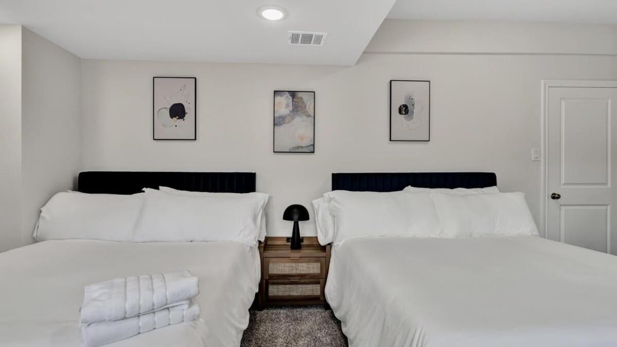 Modern Luxury Minutes From Downtown