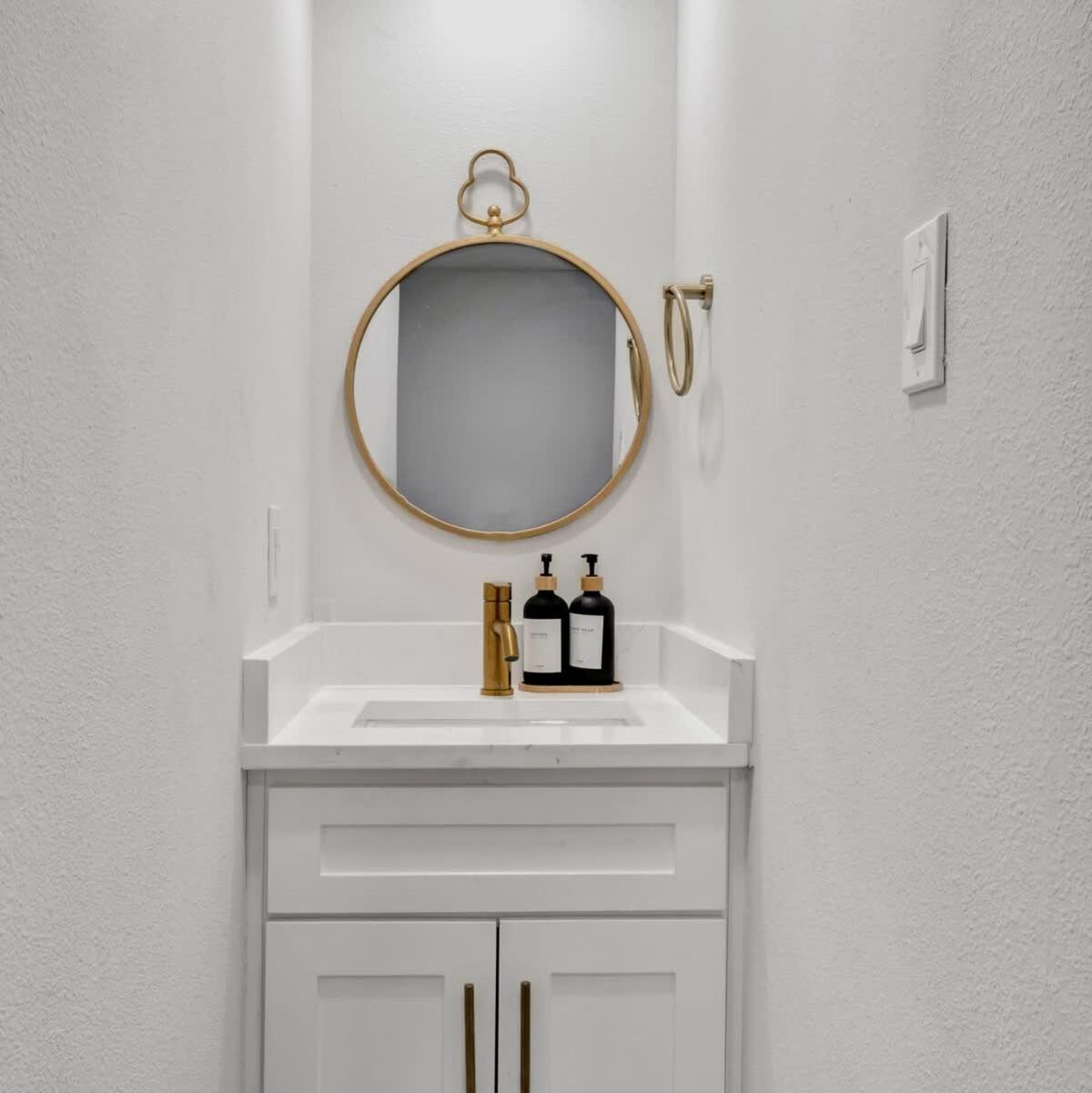 Modern Luxury Minutes From Downtown *