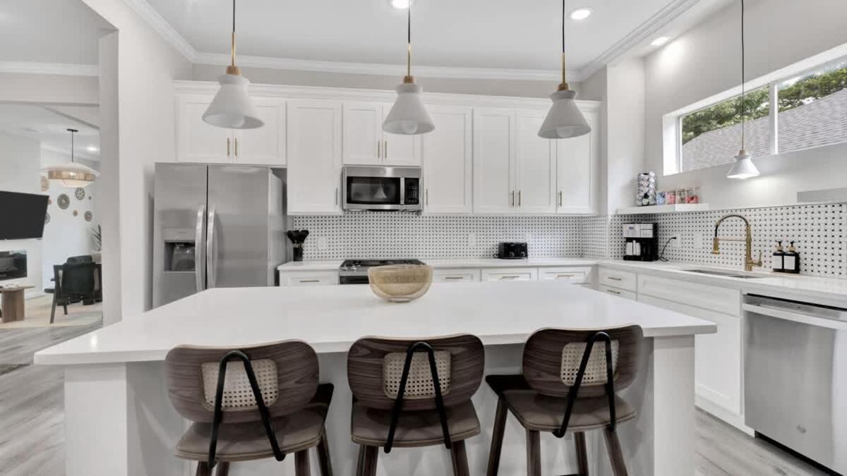 Modern Luxury Minutes From Downtown
