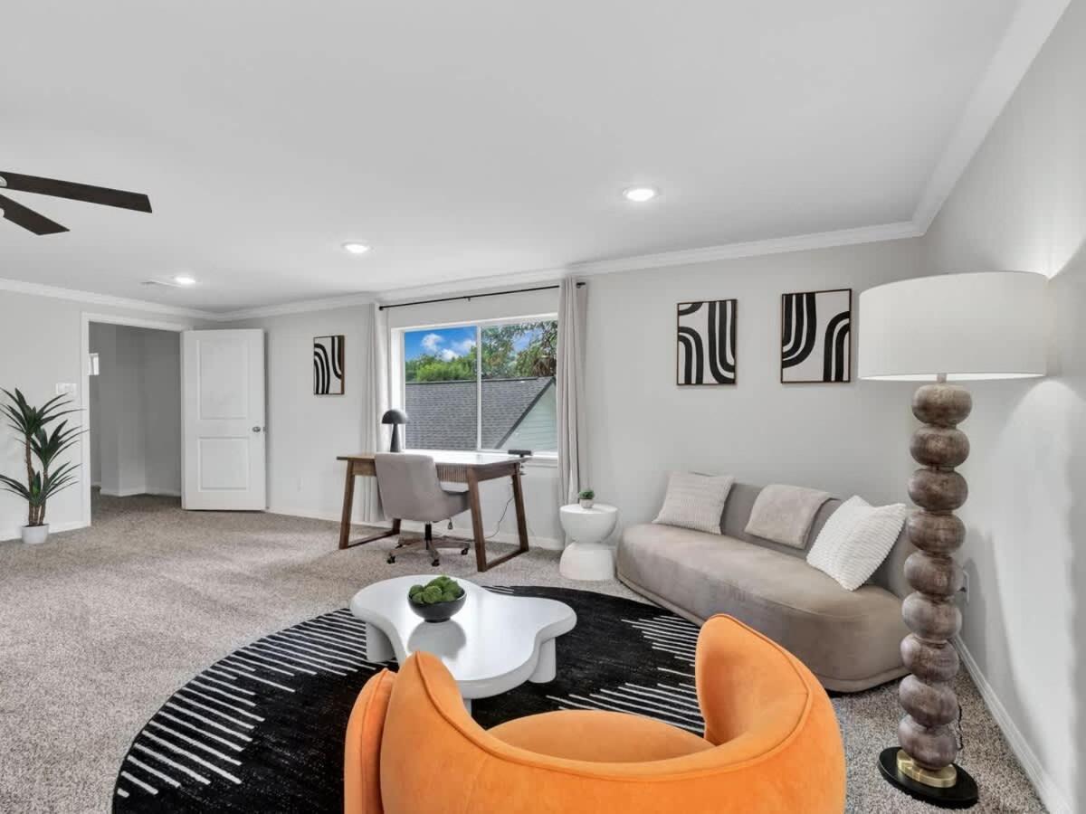 Modern Luxury Minutes From Downtown Holiday home *