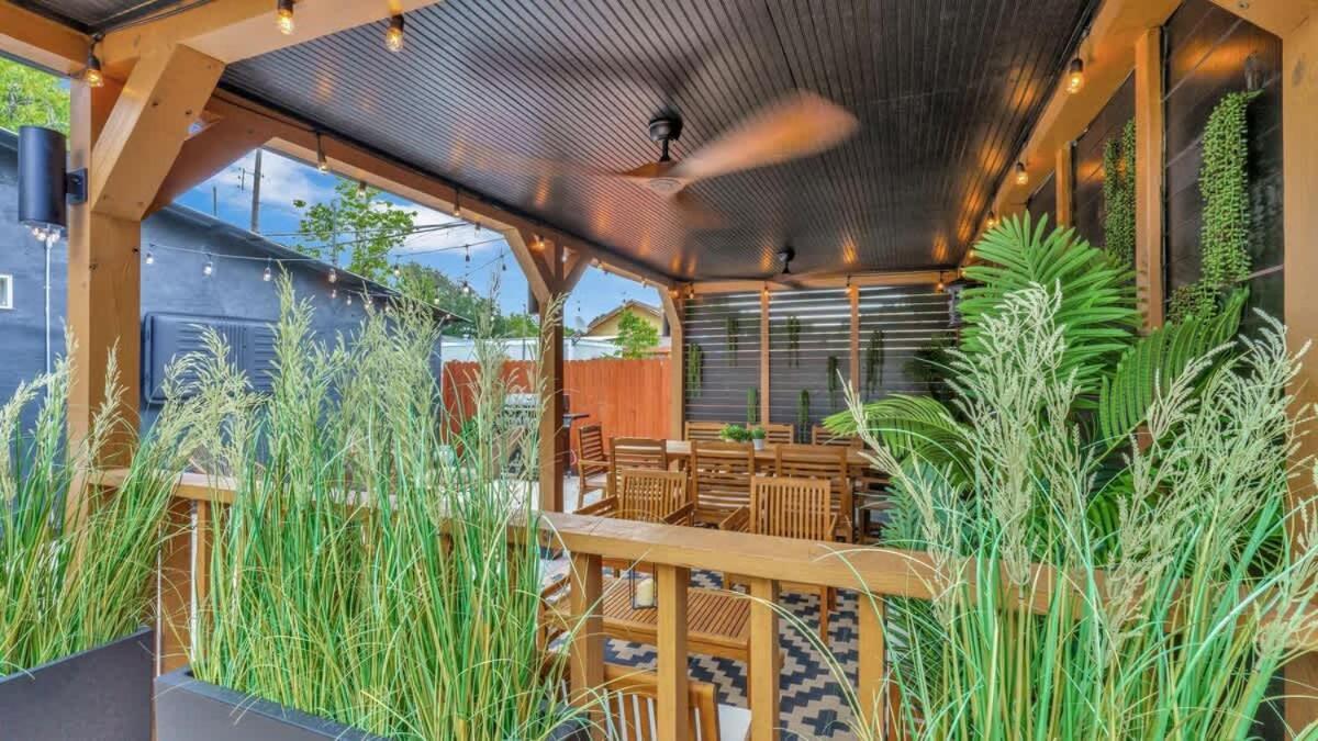 Modern Luxury Minutes From Downtown