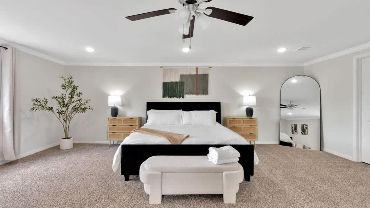 Holiday home Modern Luxury Minutes From Downtown