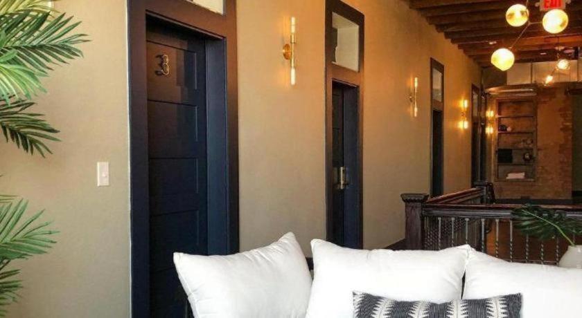 Deep Ellum - Adults Only Hostel