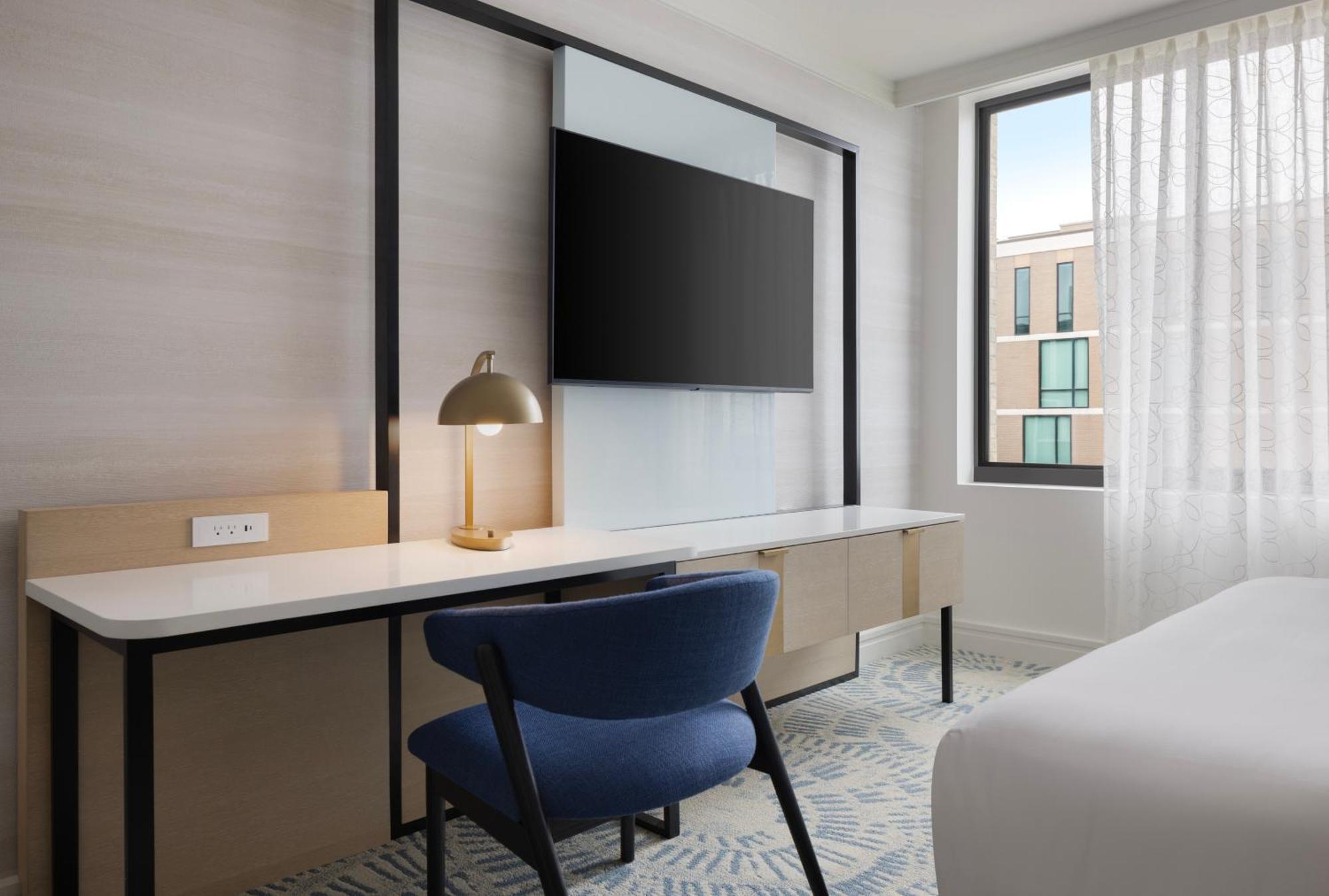 The Highland Dallas, Curio Collection By Hilton
