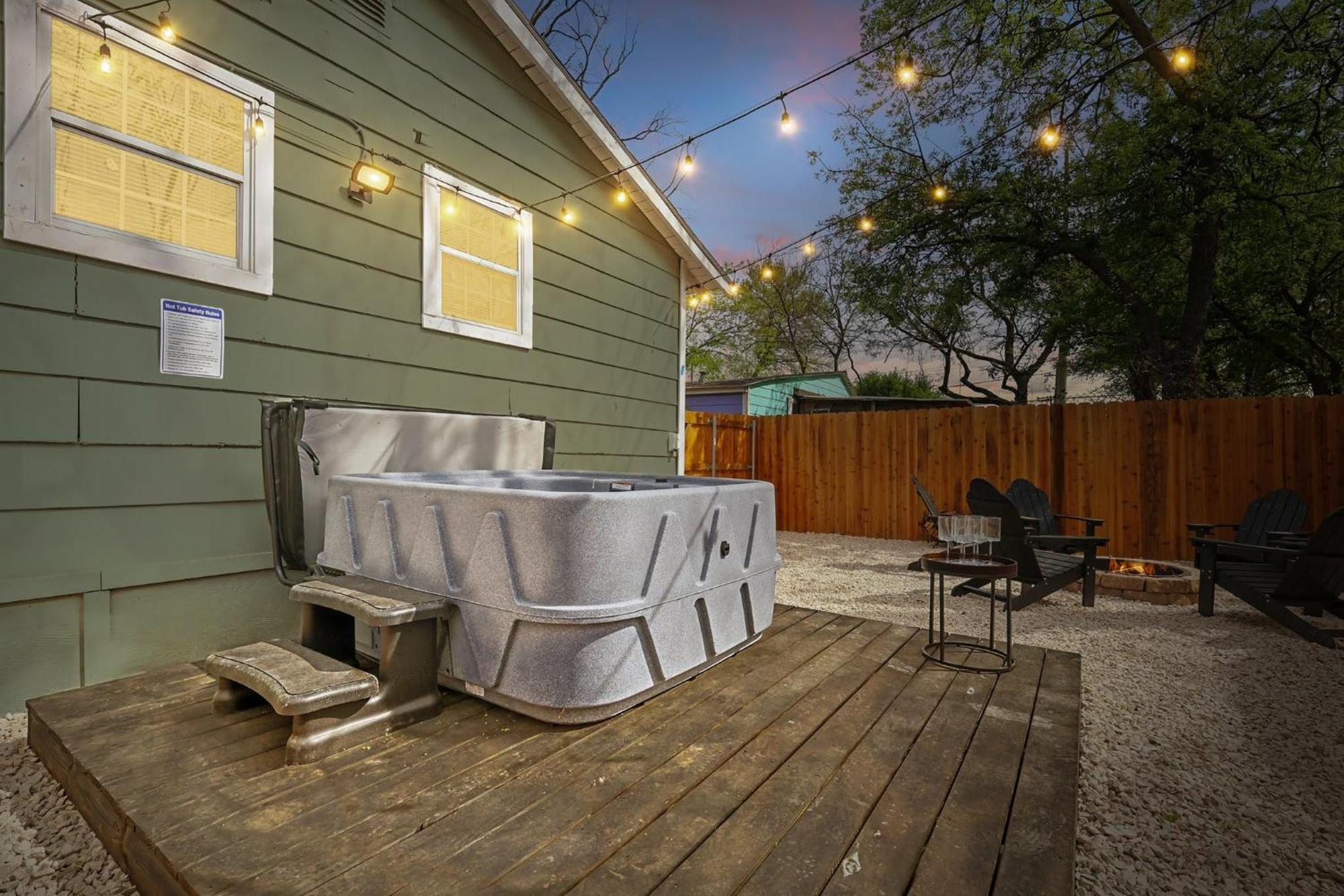 Charming Historic 3b Heart Of - Sleeps 12 Dallas
