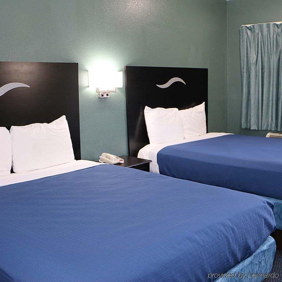 Royal Northwest Inn