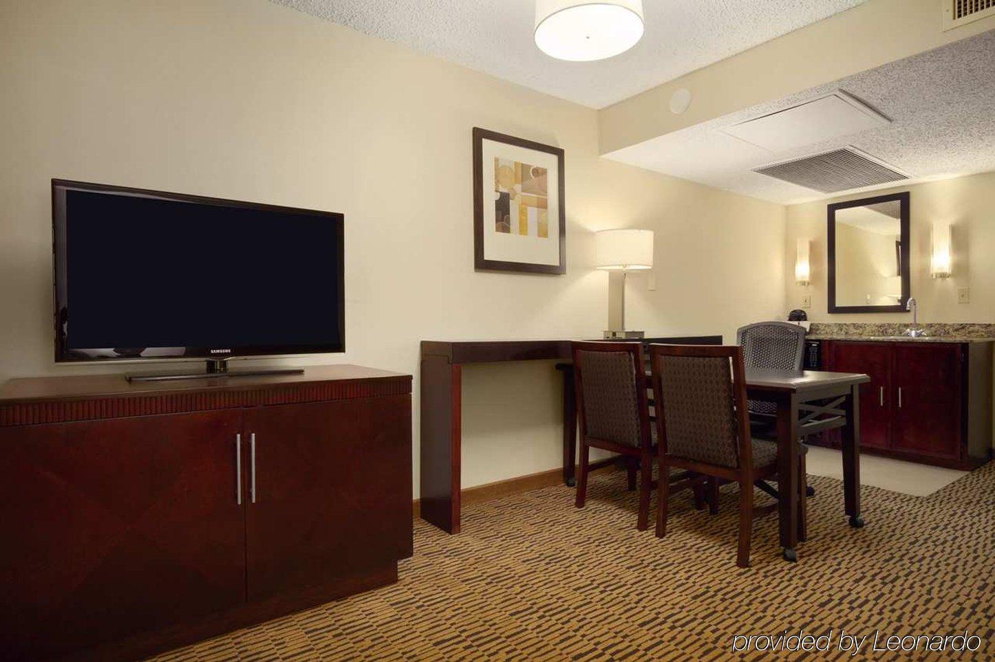 Embassy By Hilton Market Center Hotel 3*