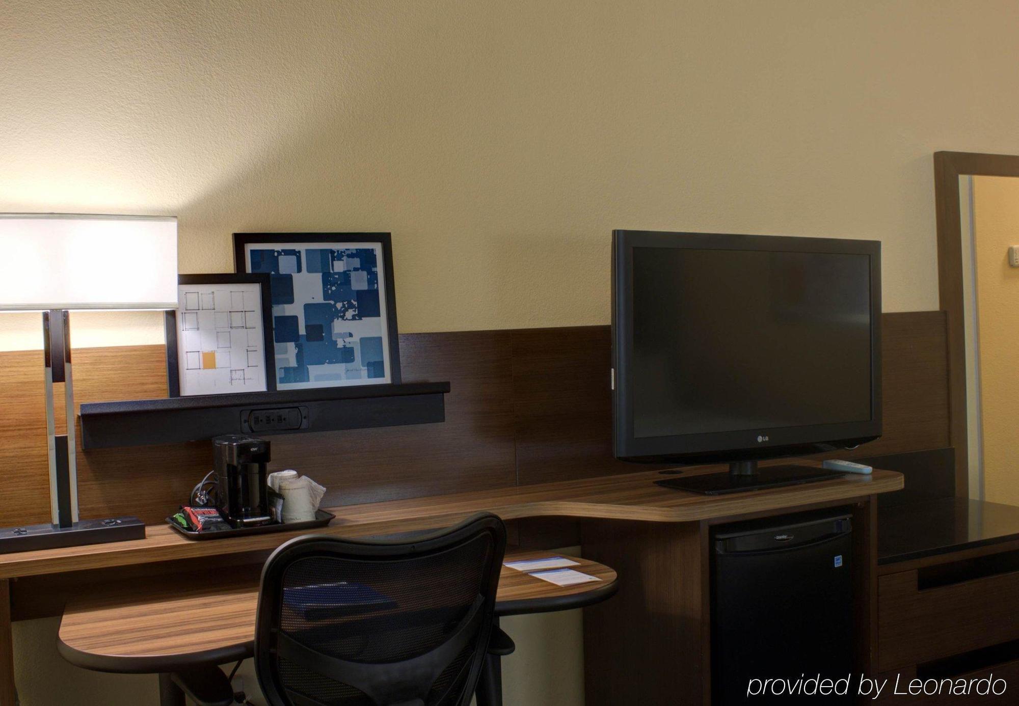 Comfort & North Dallas-addison Hotel 3*