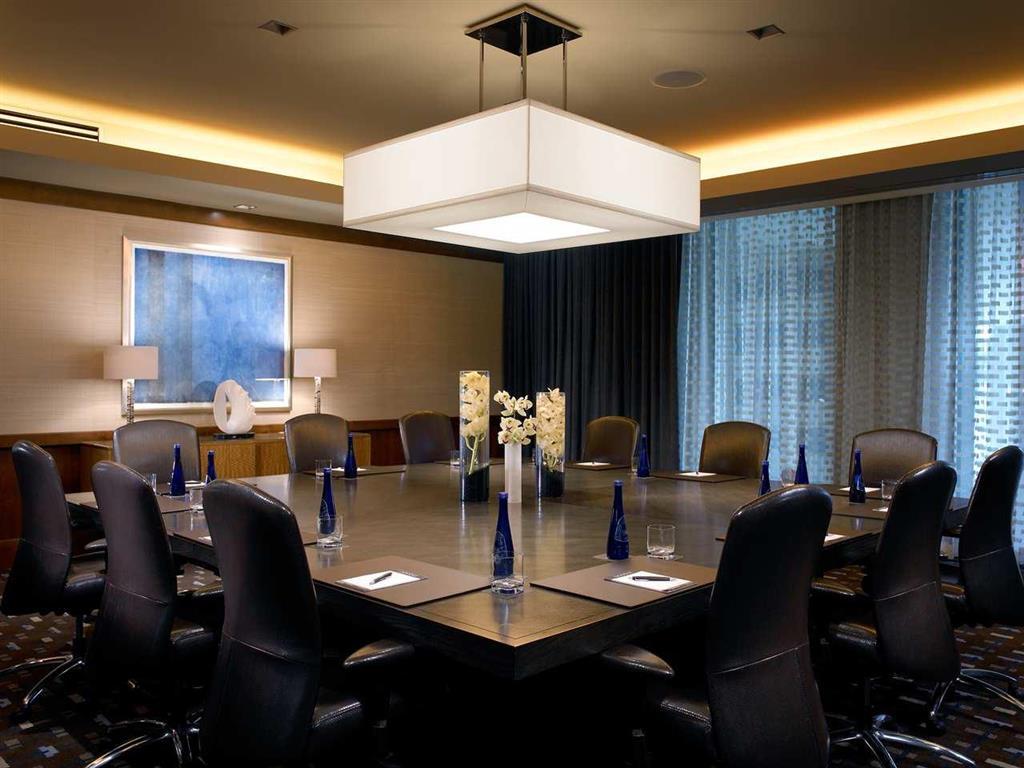 Hotel The Highland Dallas, Curio Collection By Hilton