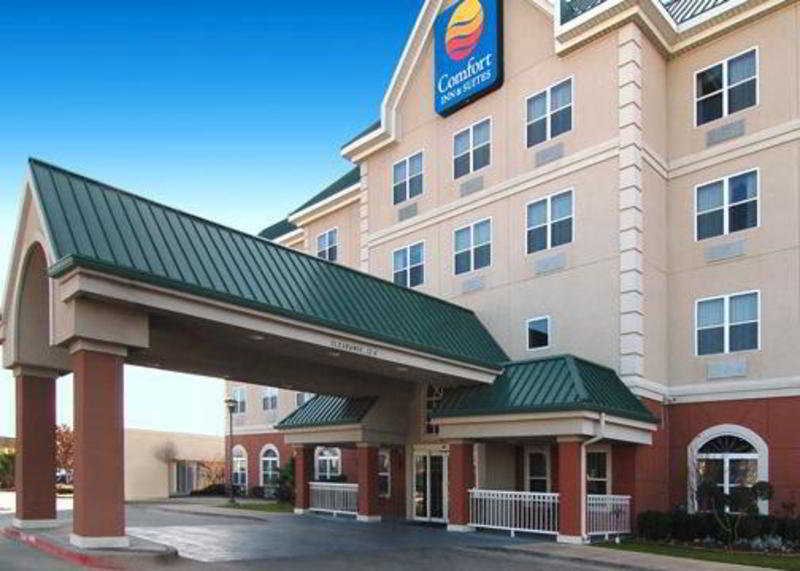 Hotel Quality & I-35 E-walnut Hill 2*