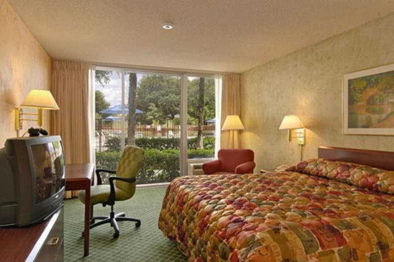 Staybridge Market Ctr Field, An Ihg 3*