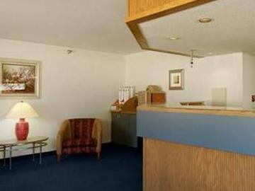 Field Hotel 2*