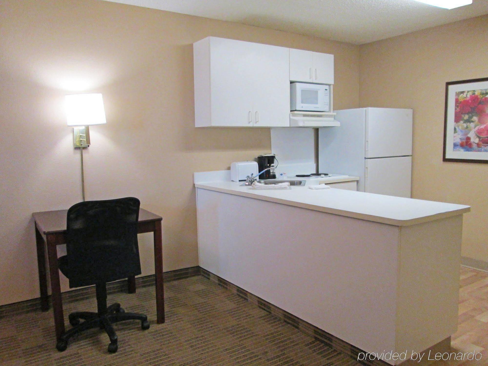 Extended America - - Greenville Avenue 2*