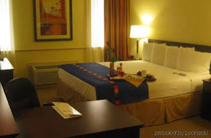 Field & Hotel Dallas