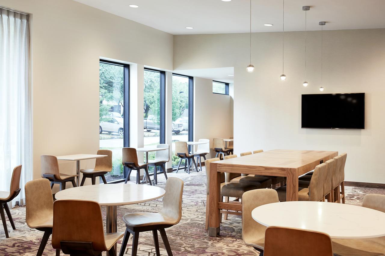 By Marriott By The Galleria 3* Dallas