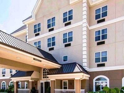 Quality & I-35 E-walnut Hill Hotel 2*
