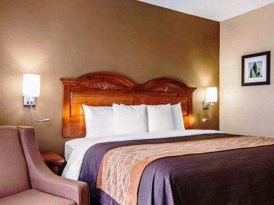 Hotel Quality & I-35 E-walnut Hill 2*