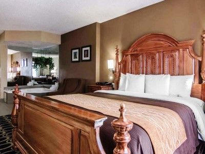 Quality & I-35 E-walnut Hill Hotel Dallas