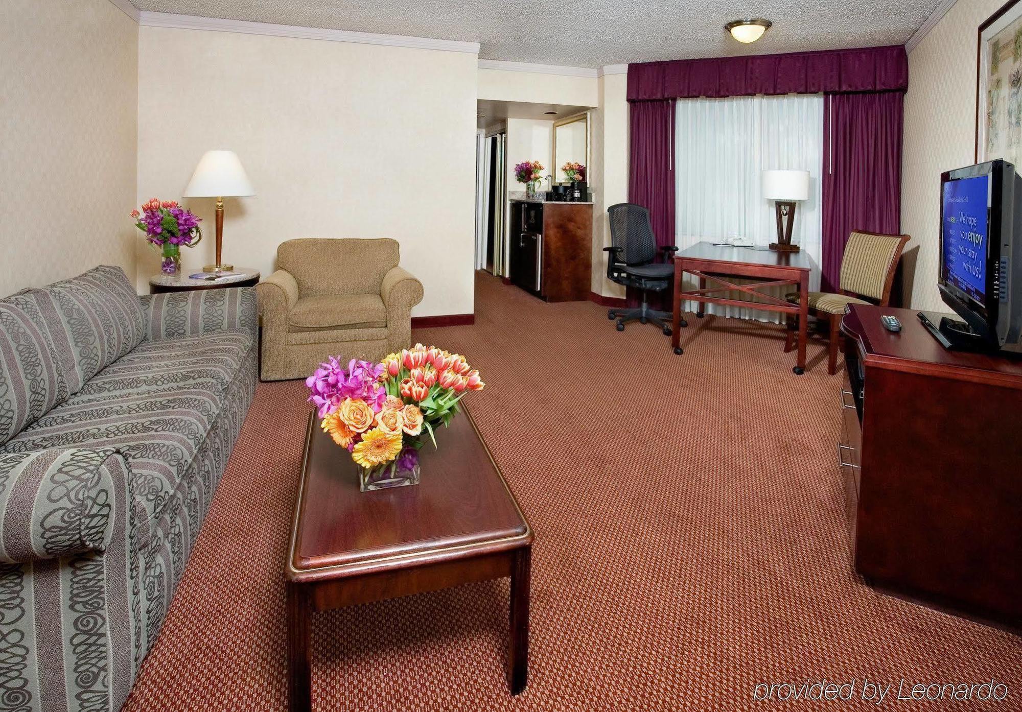 Embassy By Hilton Dallas-love Field 4* Dallas