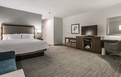 Hampton Inn & Suites Dallas-Central Expy/North Park Area 3*