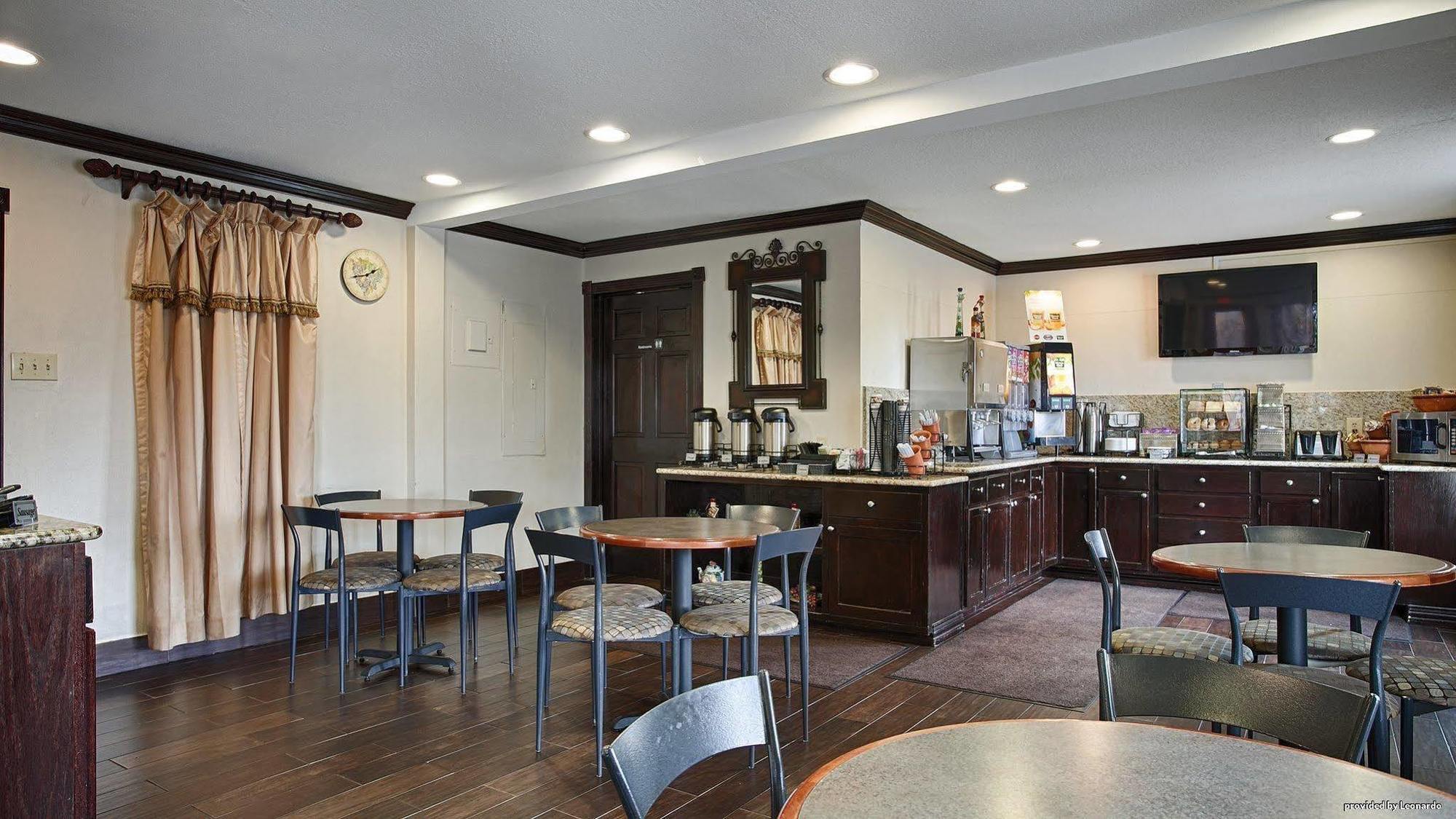 Hotel Quality & Dallas-cityplace 3*