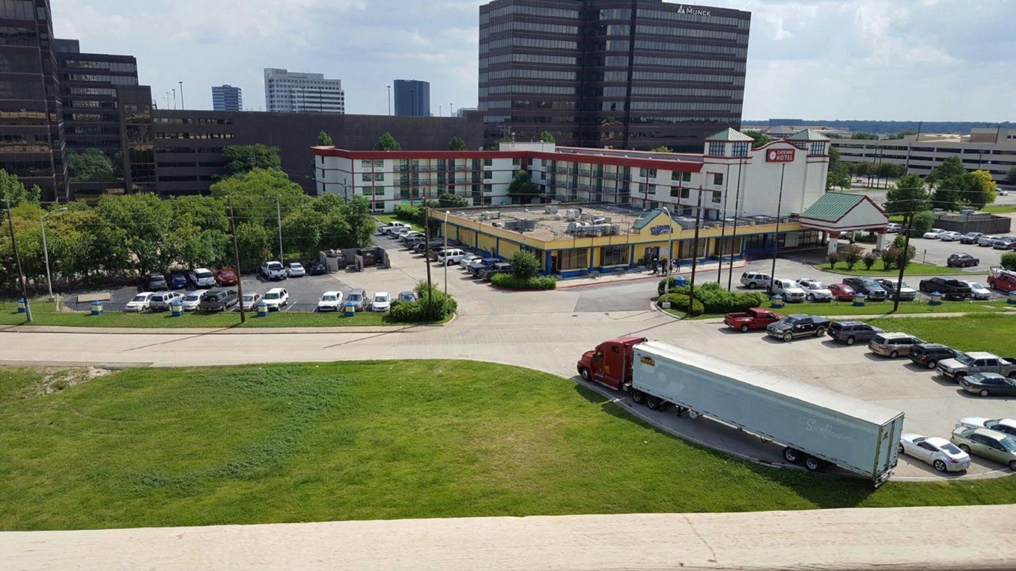 Gateway Park Central