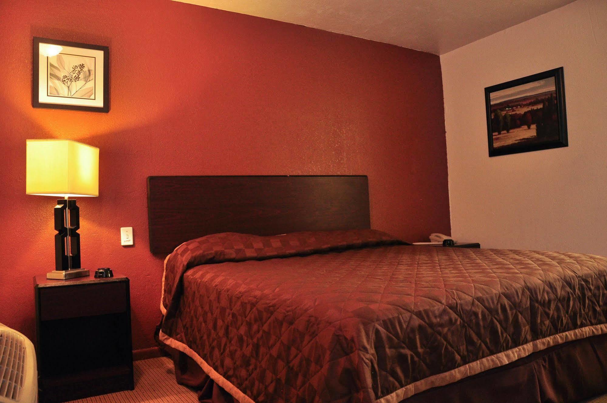 Luxury Motel *