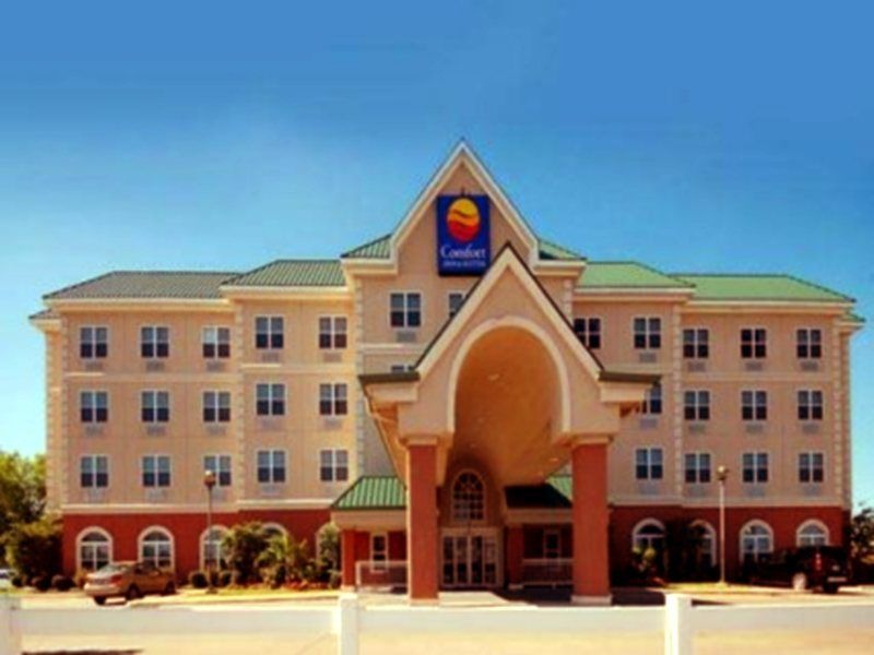 Hotel Quality & I-35 E-walnut Hill