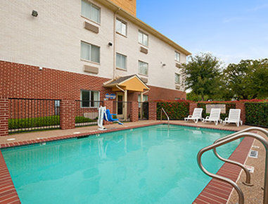Days & By Wyndham Dallas