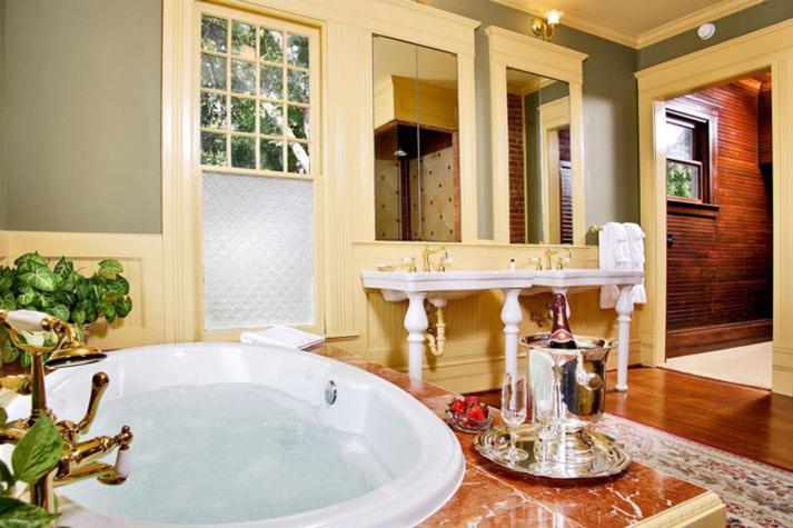 The Corinthian 3* Dallas