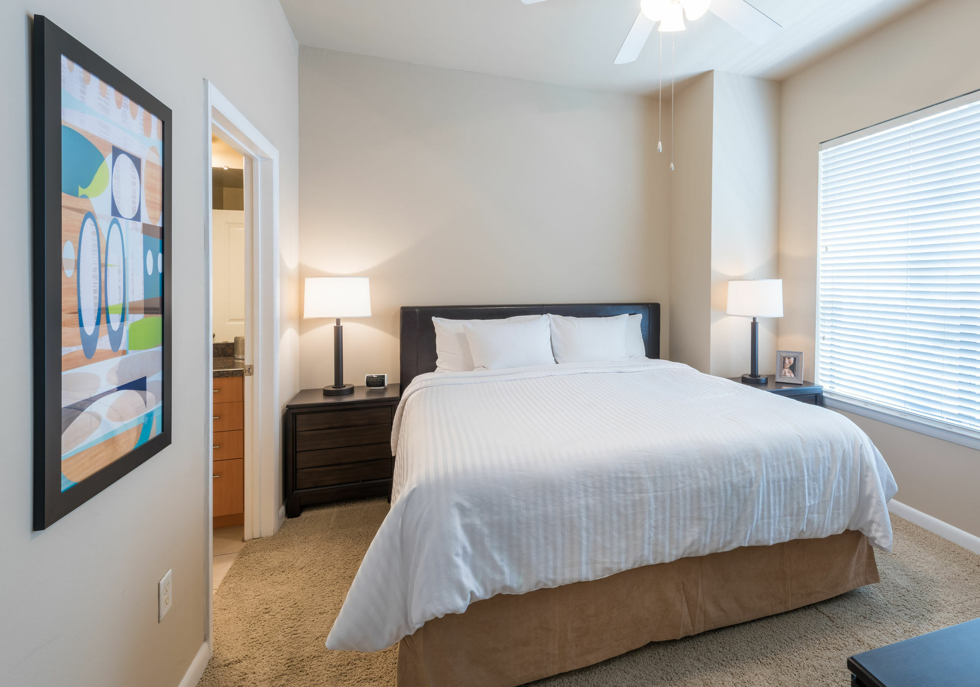 Oakwood Uptown Apartment *