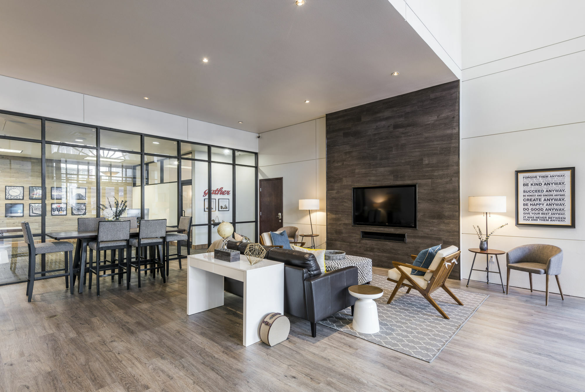 Oakwood Uptown Apartment *