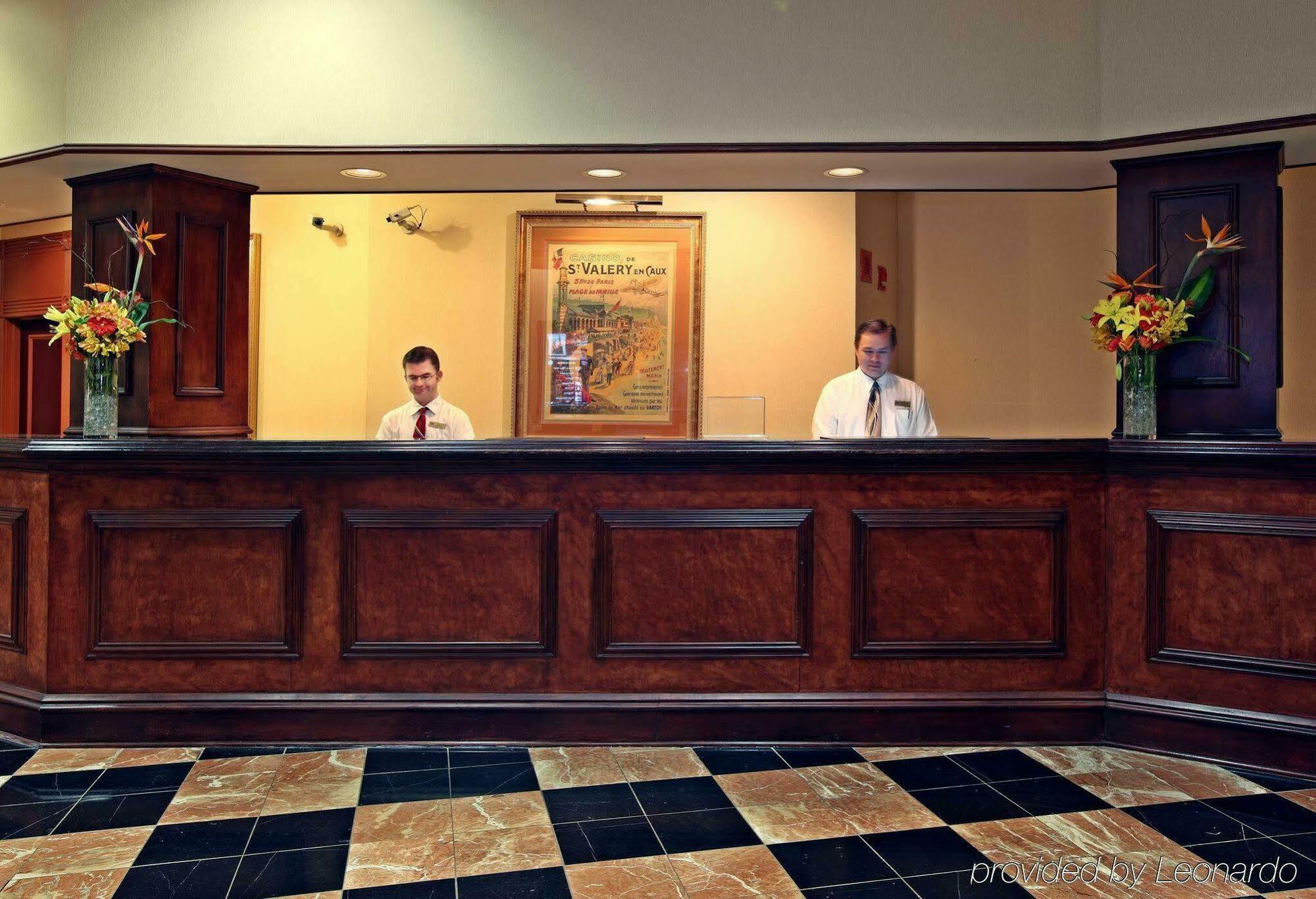 Crowne Plaza Market Ctr - Field, An Ihg Hotel