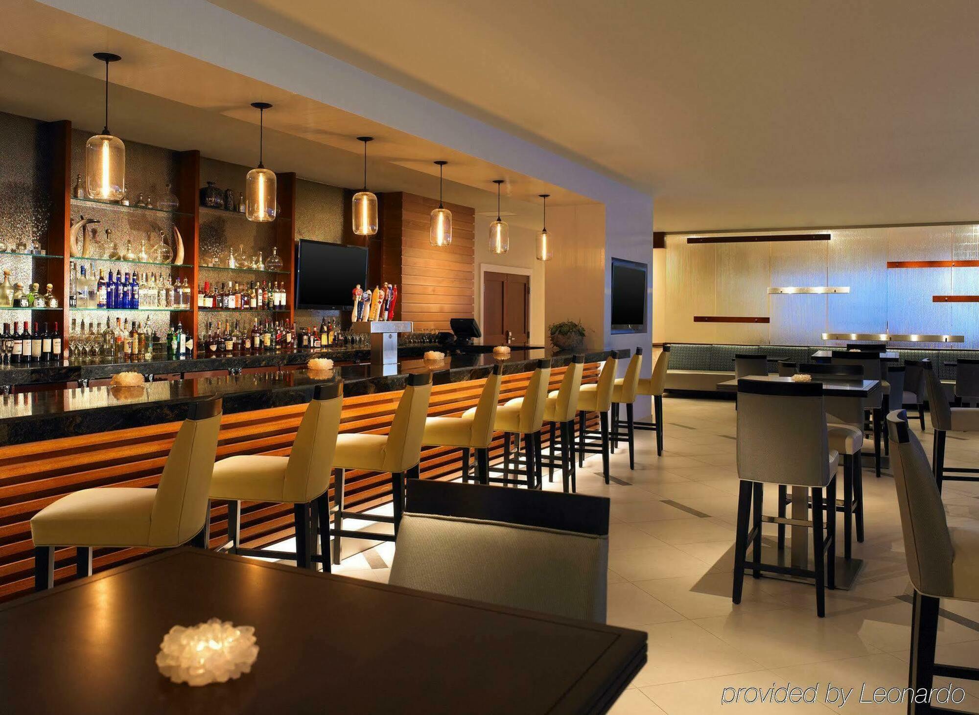 Sheraton By The Galleria 4*