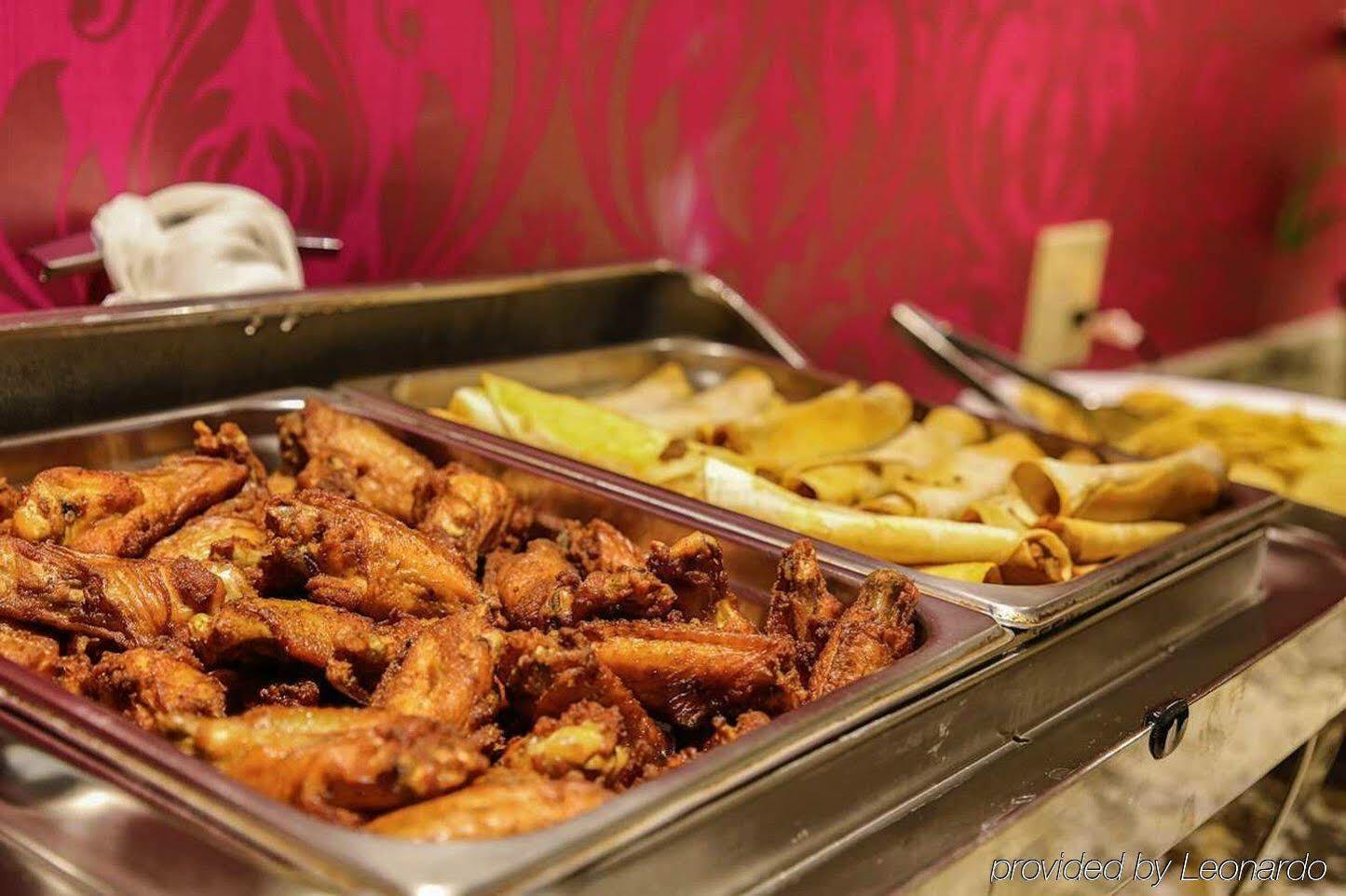 Comfort North Field Airport Inn 4*