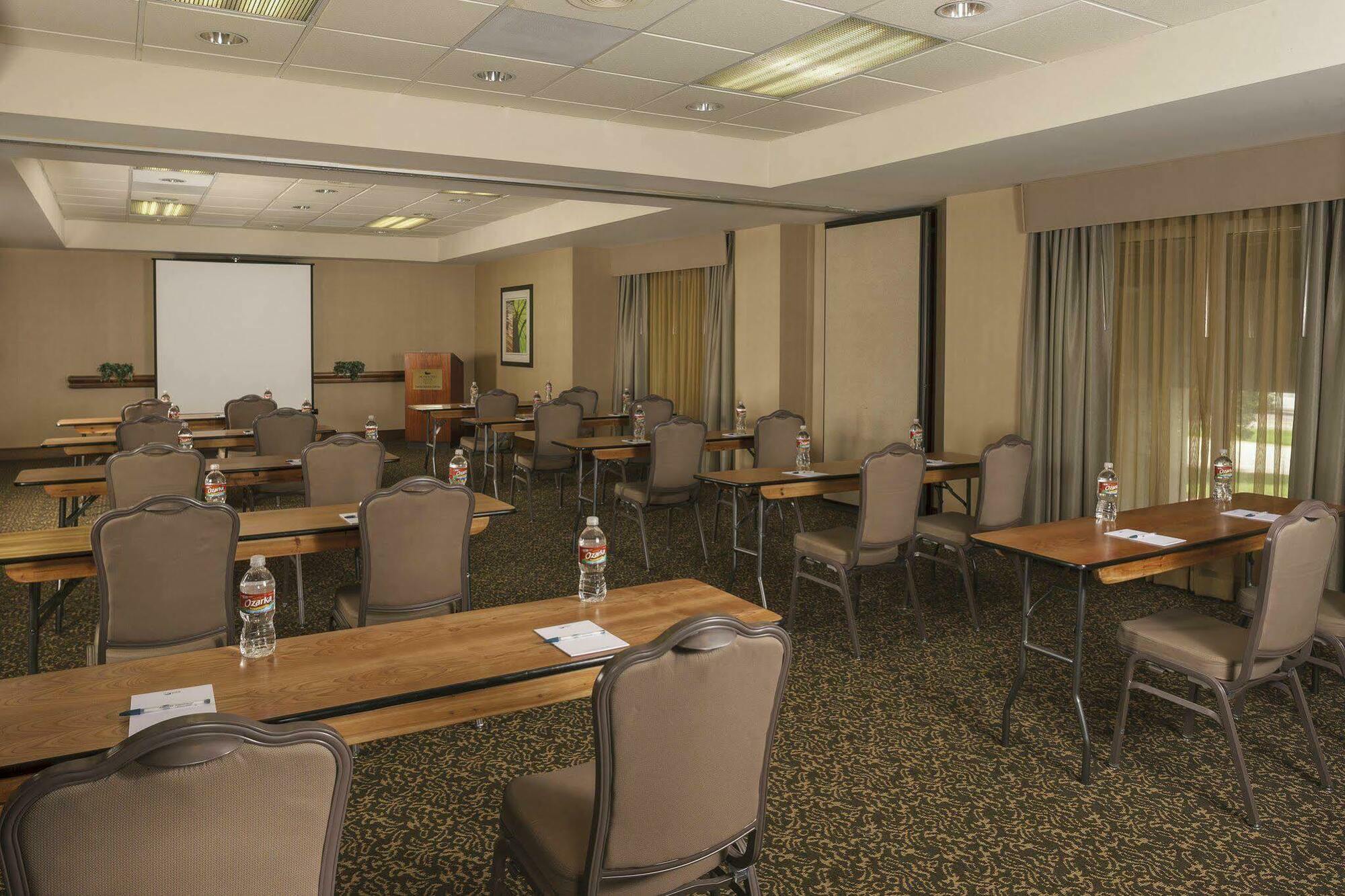 Hotel Homewood By Hilton Market Center 3*