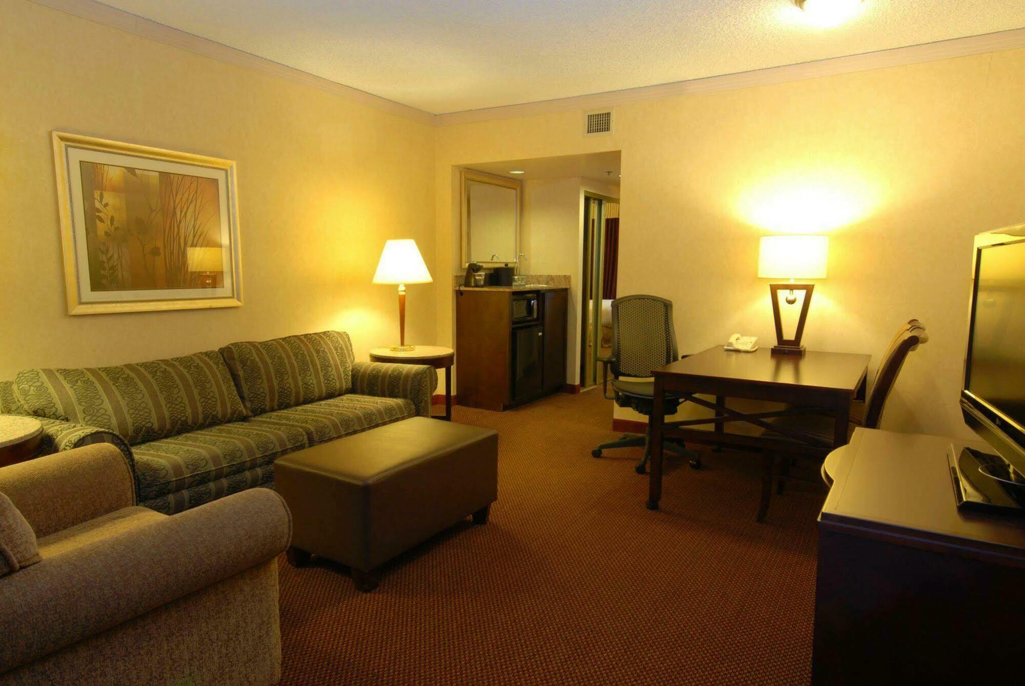 Hotel Embassy By Hilton Dallas-love Field Dallas