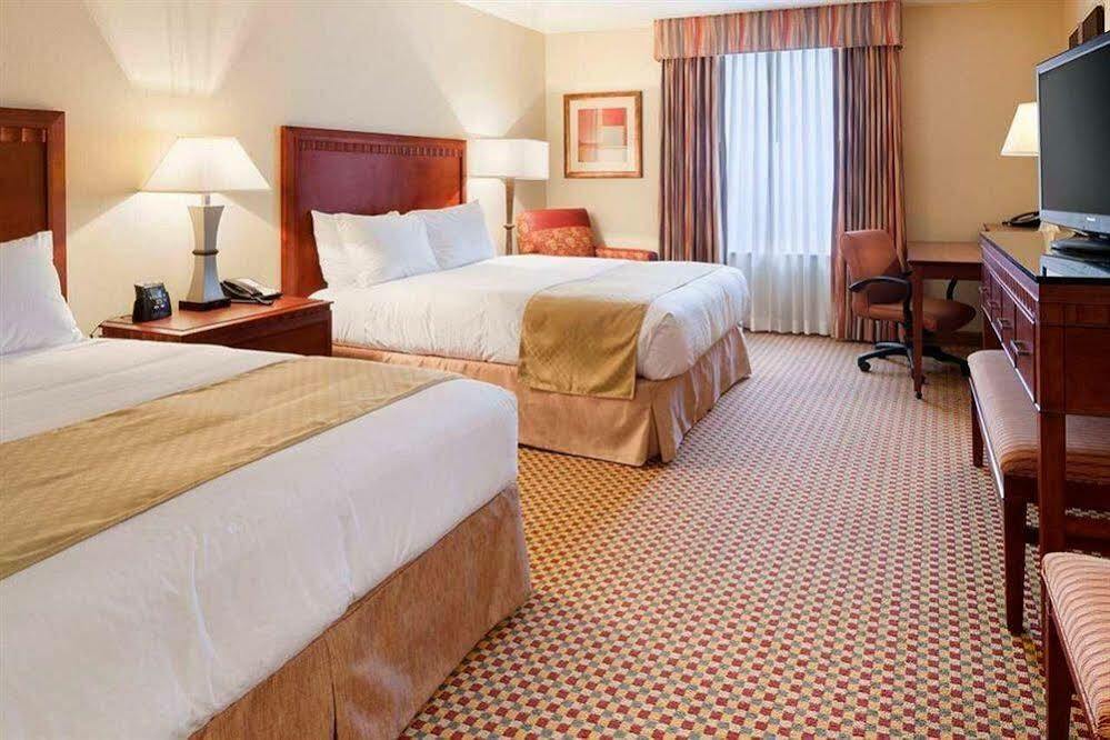 Hotel Doubletree By Hilton Near The Galleria 3*