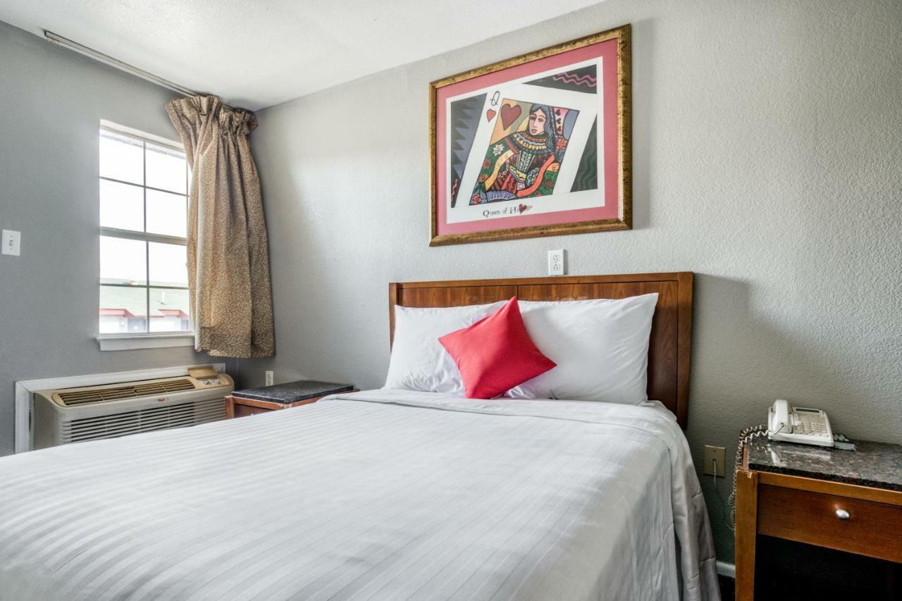 Hotel South 3*