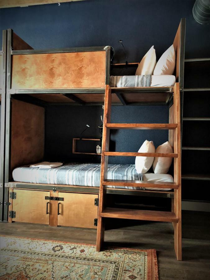 Deep Ellum - Adults Only Hostel