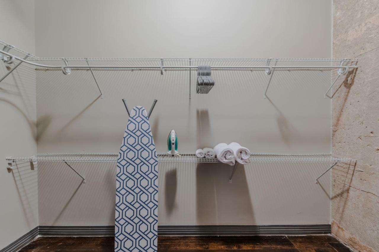Regal Corporate - Downtown Apartment *