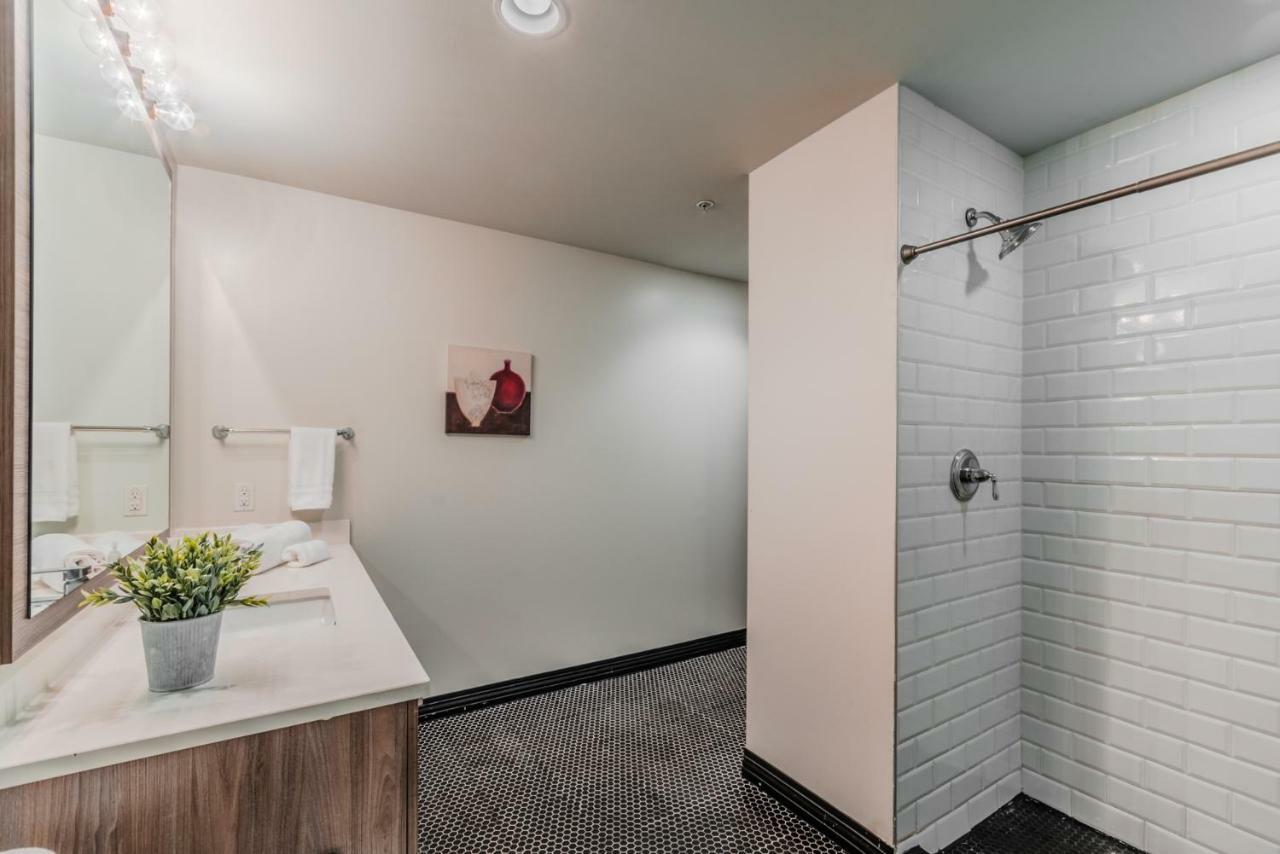 Regal Corporate - Downtown Dallas