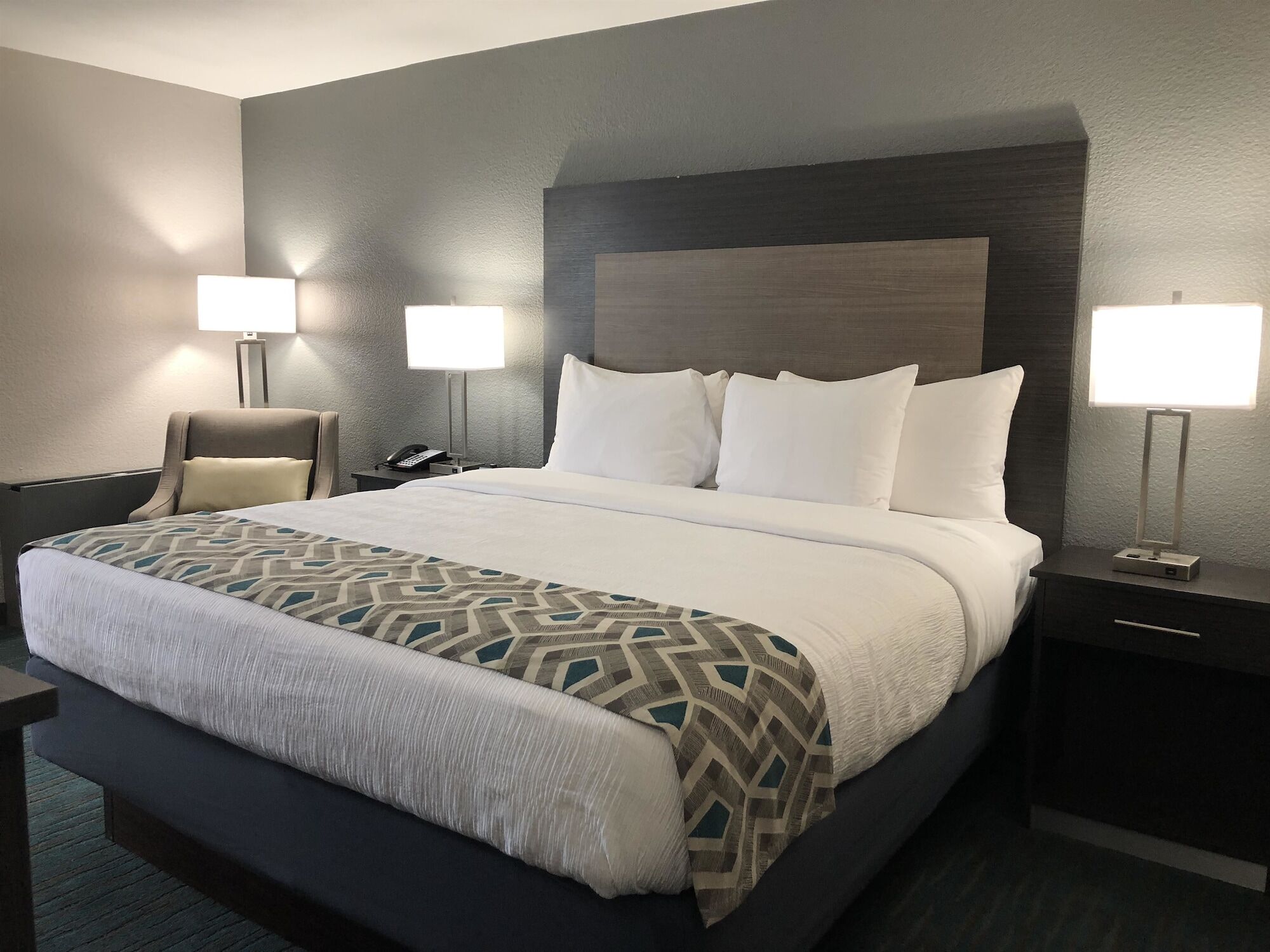 Inn Comfort North Field Airport 4*
