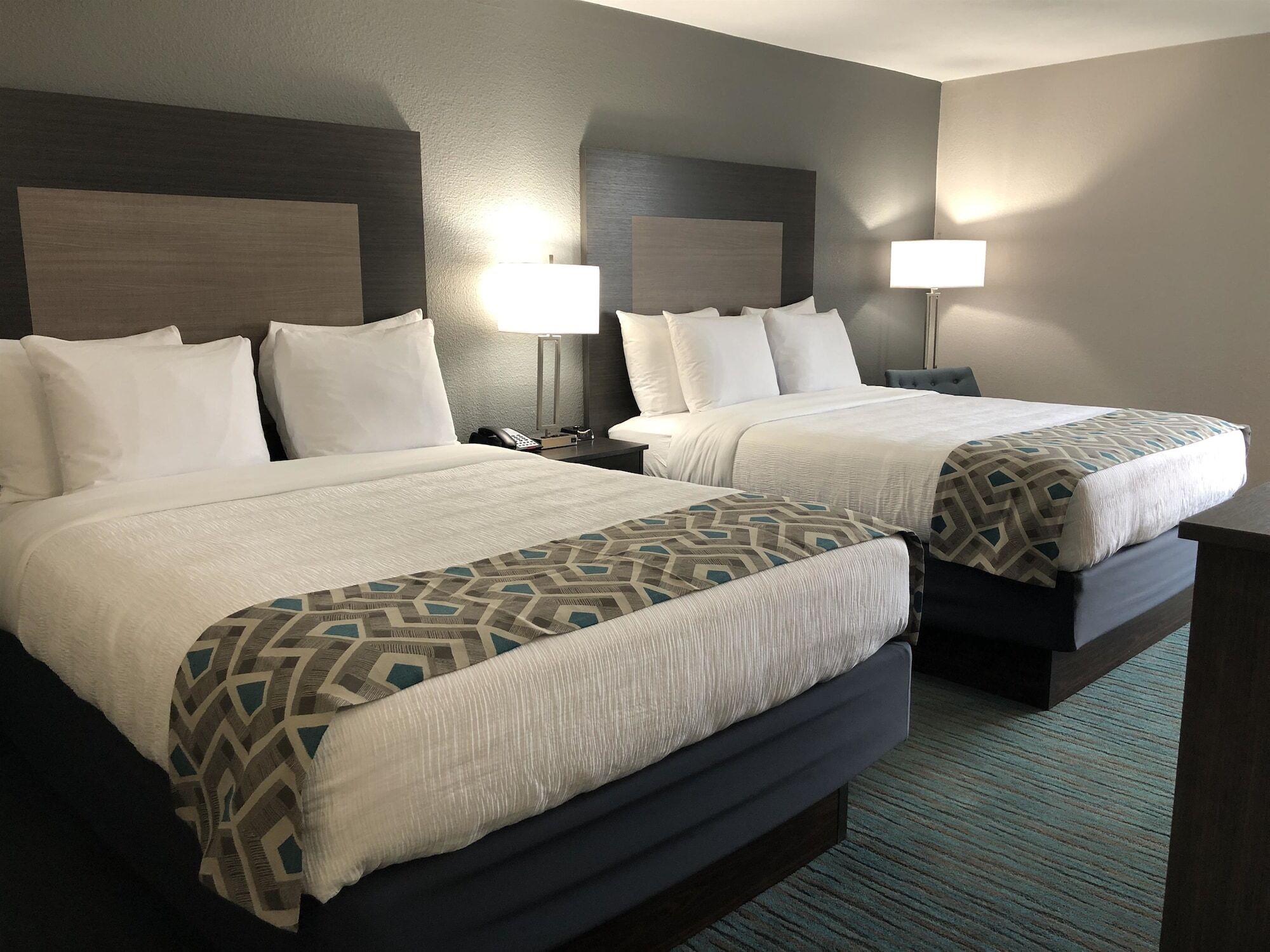 Inn Comfort North Field Airport 4*