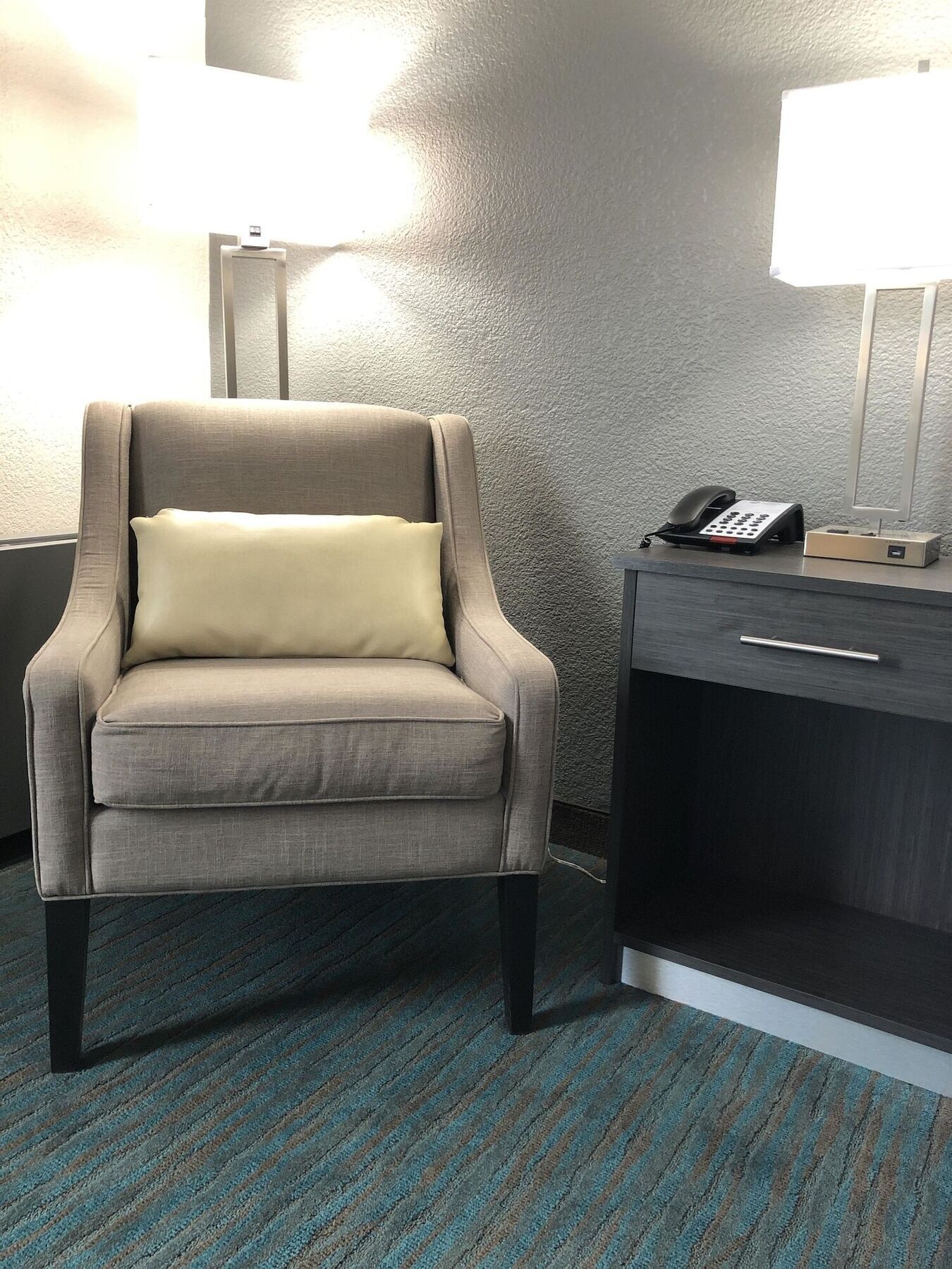 Comfort North Field Airport Inn 4*